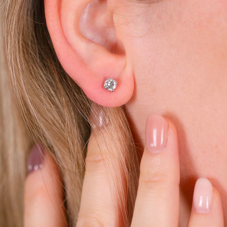 Earrings diamonds 0.60...