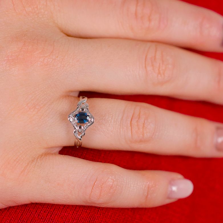 Ring sapphire 0.38 carat...