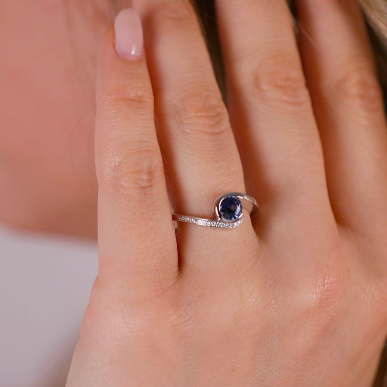 Ring sapphire 0.85 carat...