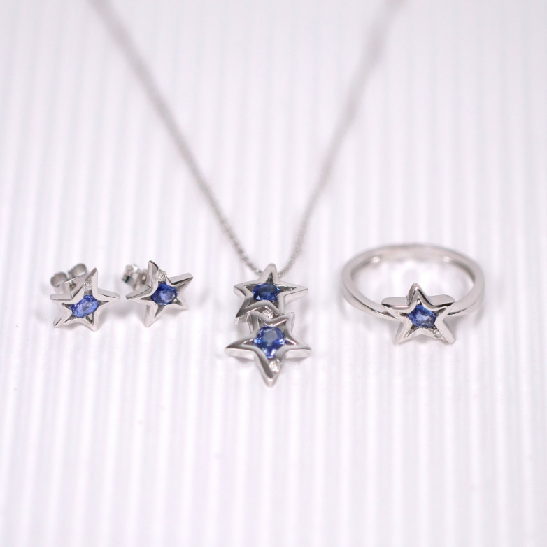 Necklace with sapphire...