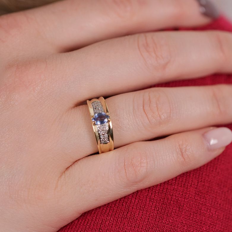 Ring sapphire 0.52 carat...