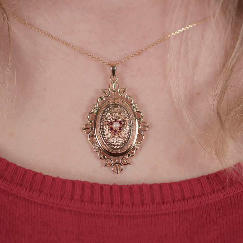 Vintage cassolette pendant...
