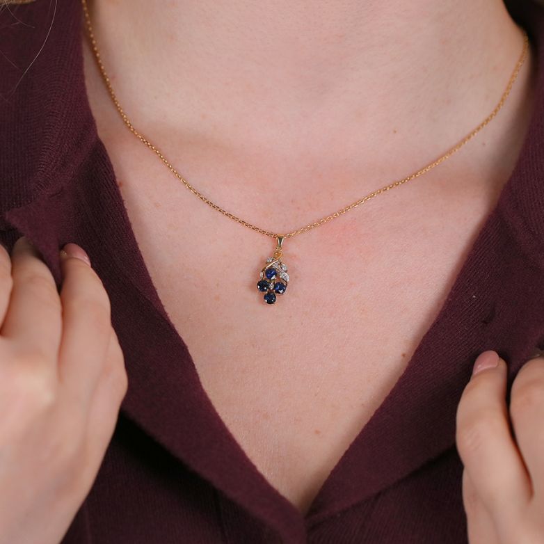 Necklace sapphires 0.80...