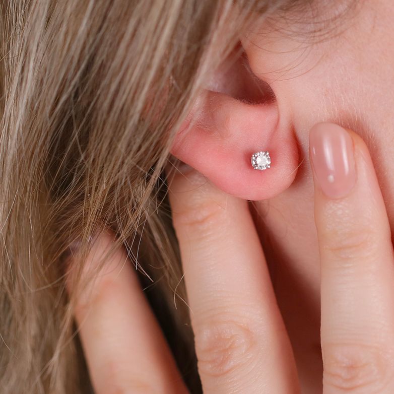 Single earring diamond 0.17...