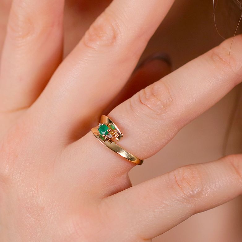 Ring emerald 0.18 carat and...