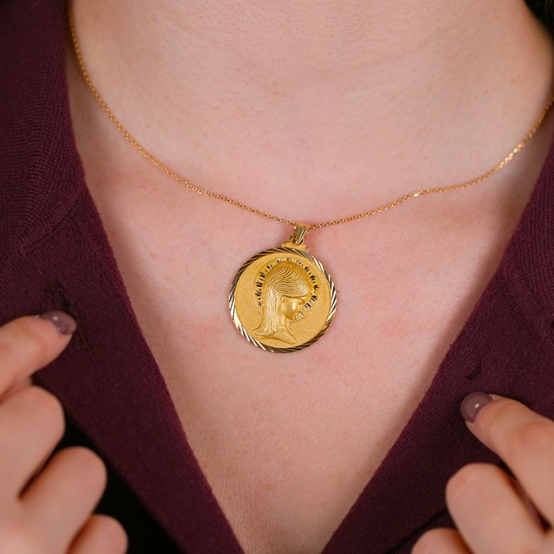 Yellow gold medal 10.82g