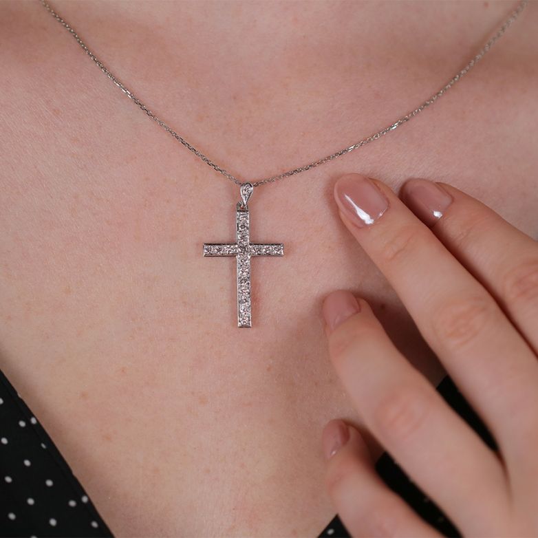 Cross diamonds 0.57 carat...