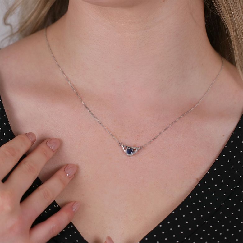 Necklace sapphire 0.66...