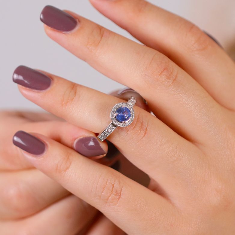 Ring sapphire 0.76 carat...