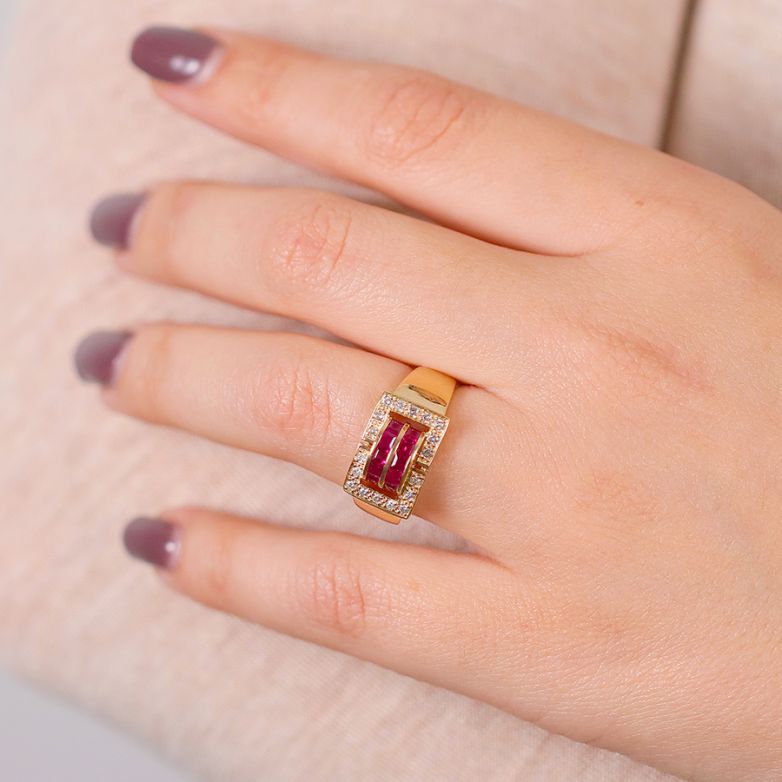 Vintage ring synthetic ruby...