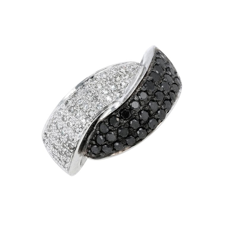 Ring black & white diamonds...