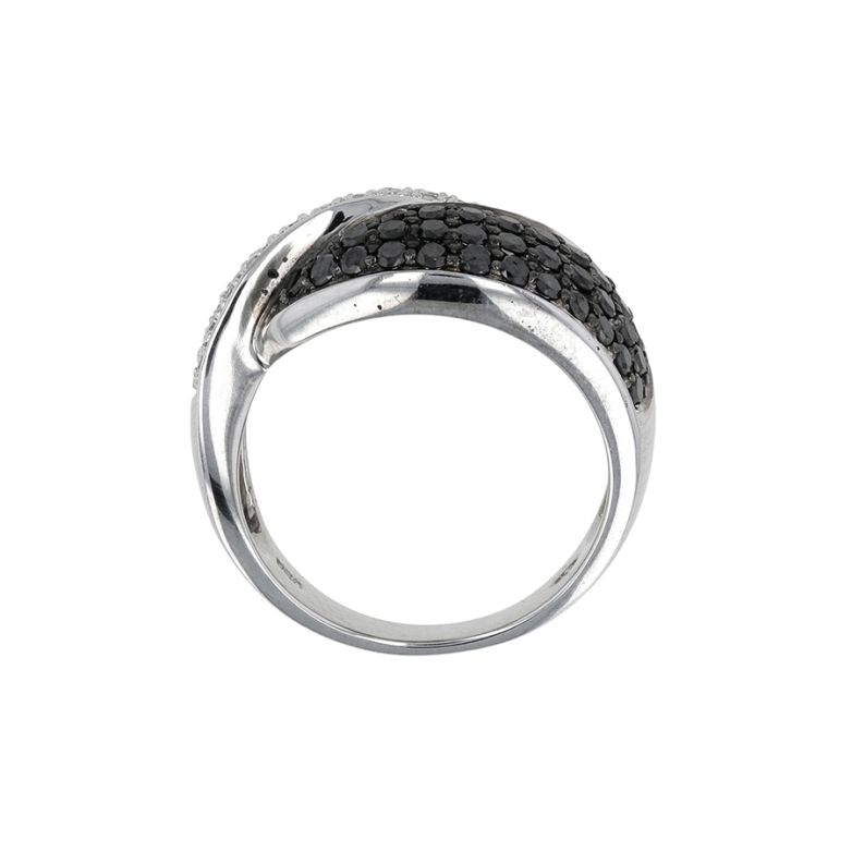 Ring black & white diamonds...