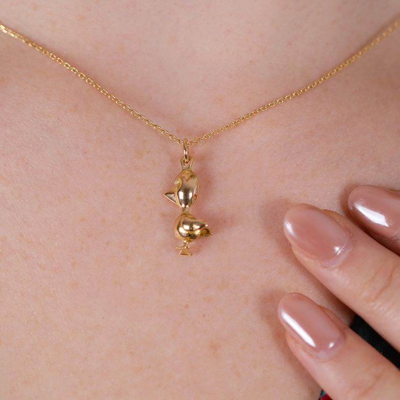 Vintage yellow gold chick...