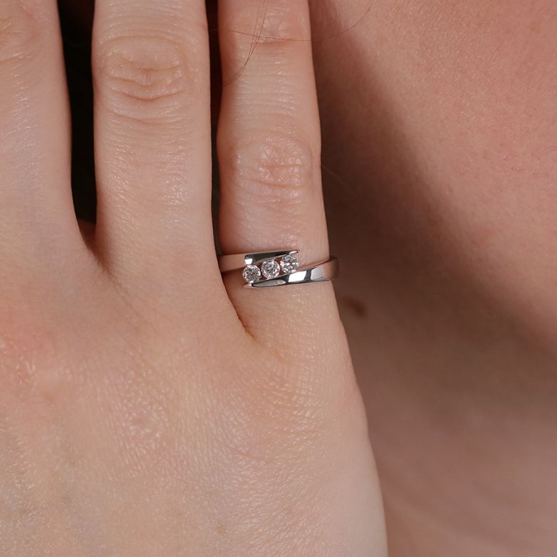 Diamond trilogy ring 0.21...