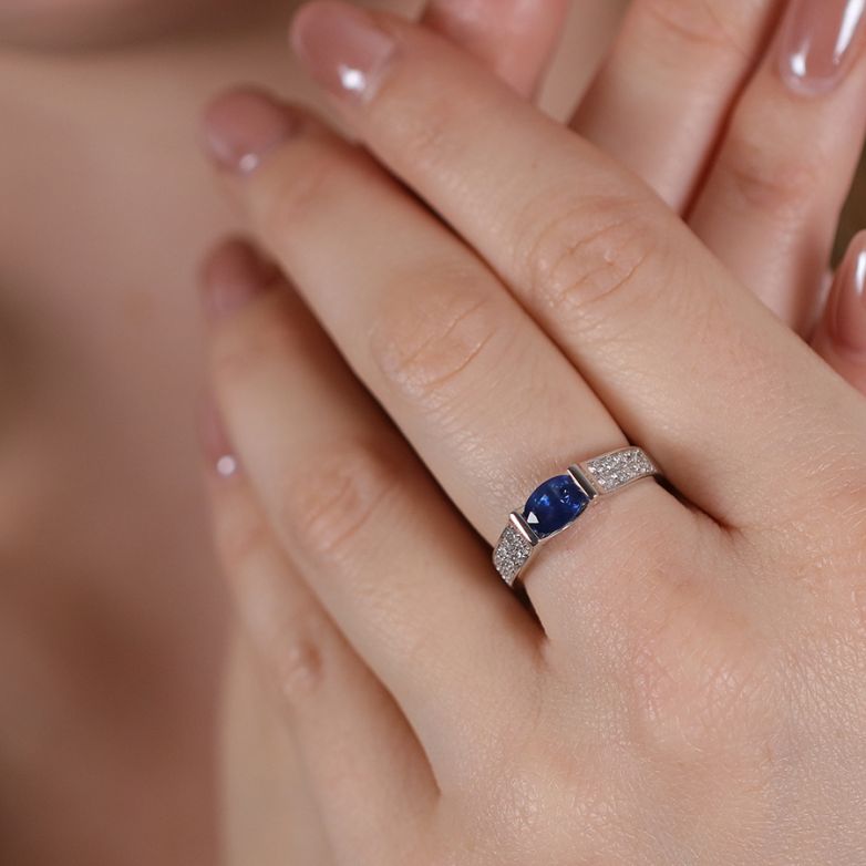 Ring sapphire 1.06 carat...