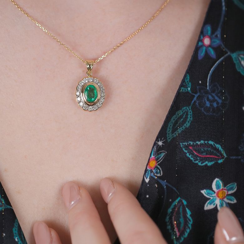 Pendant emerald 1.10 carat...