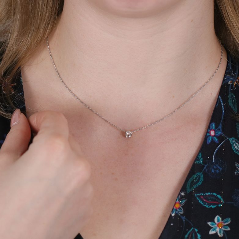 Diamond necklace 0.30 carat...