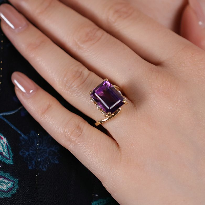 Ring amethyst 8.28 carats...