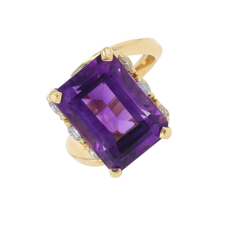 Ring amethyst 8.28 carats...