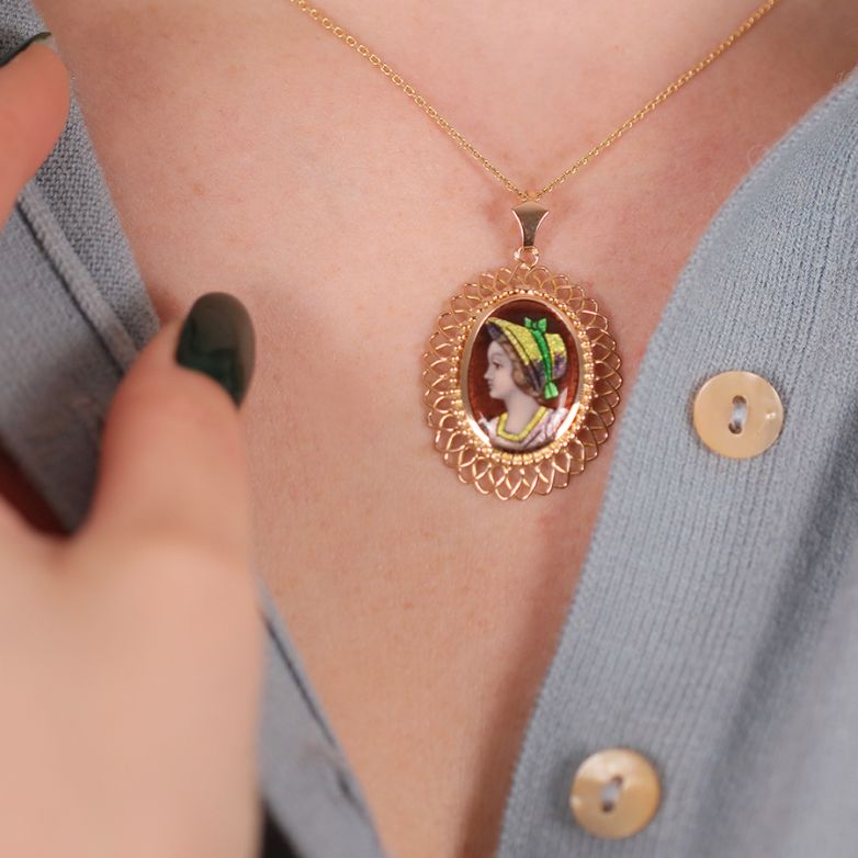 Vintage pendant yellow gold...