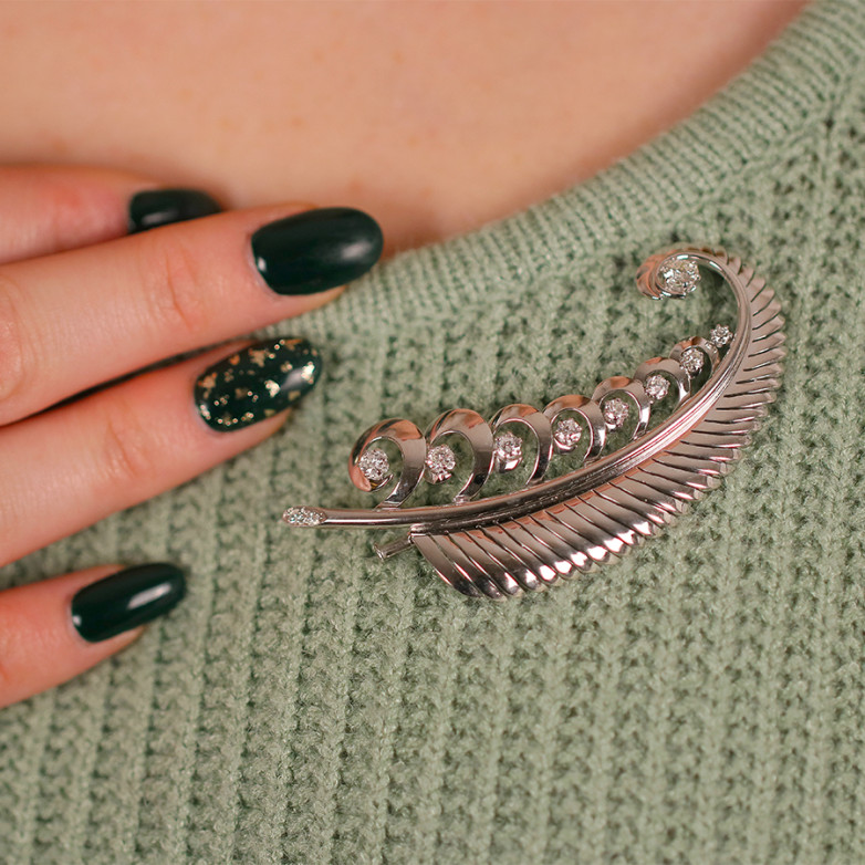 Vintage feather brooch...