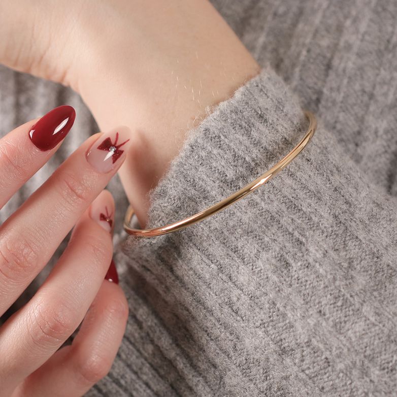 19.22g yellow gold bangle...