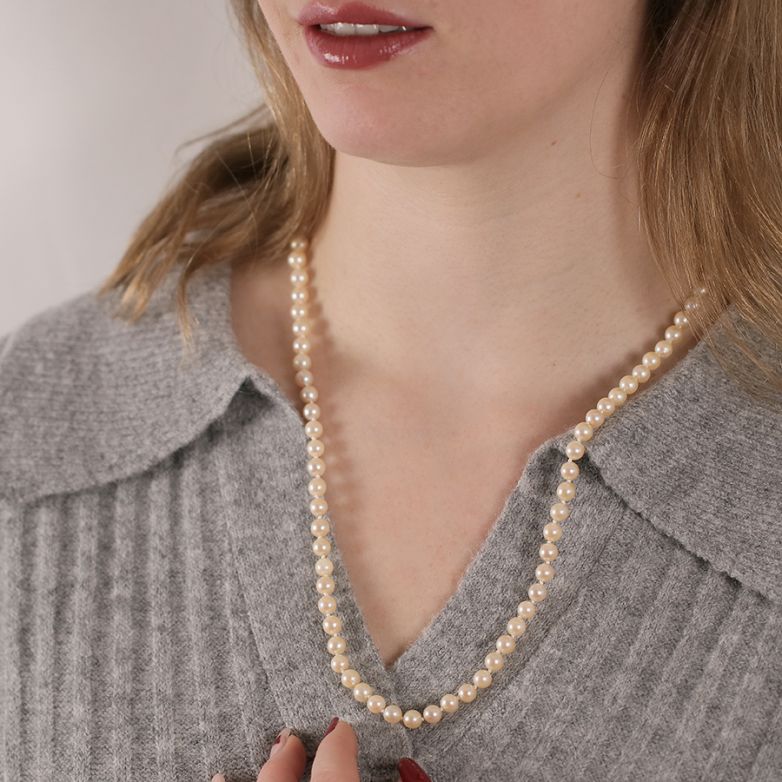 Necklace of white gold...