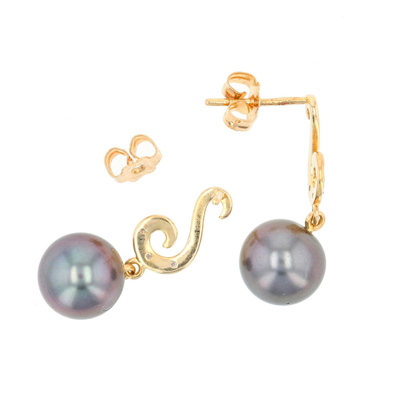 Pearl and diamond earrings...