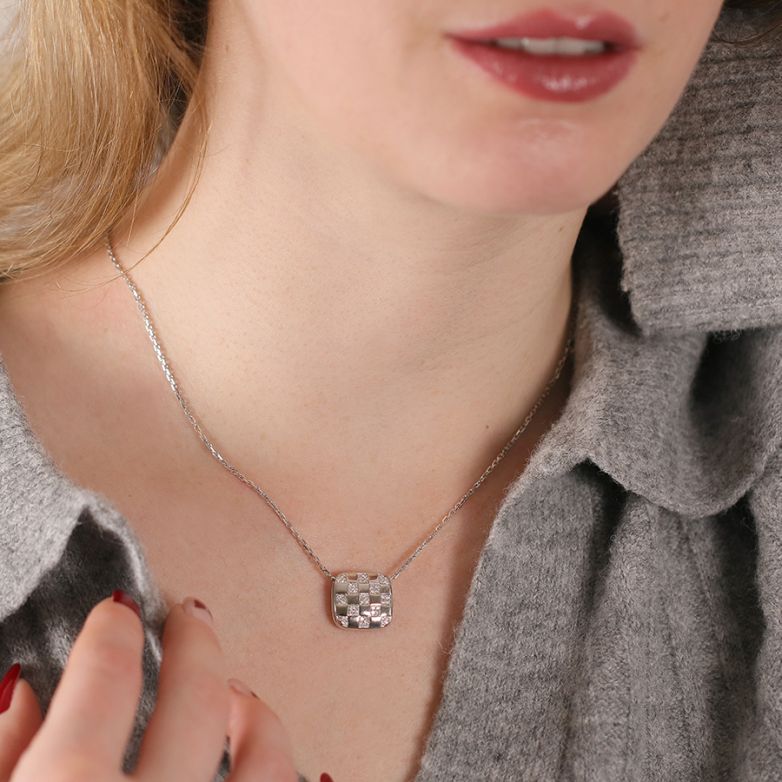 Necklace diamonds 0.46...