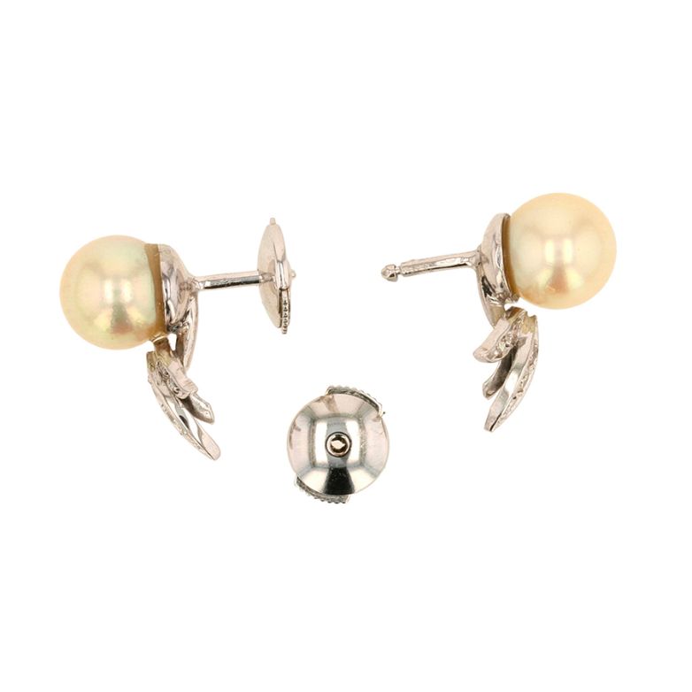 Vintage pearls and diamonds...