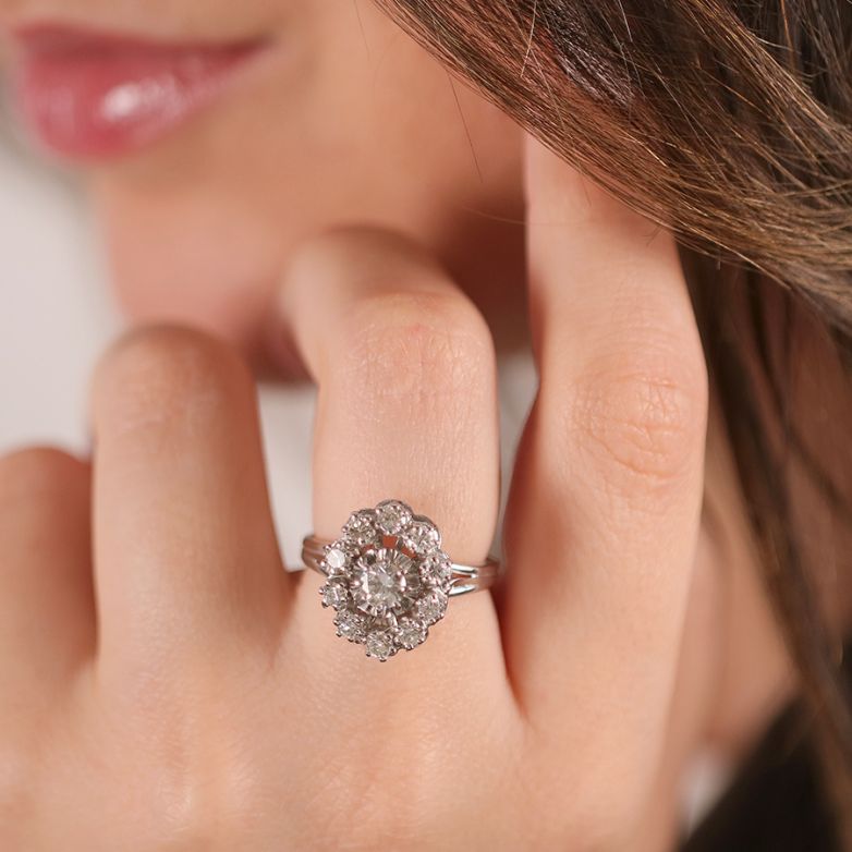 Vintage ring diamonds 1.05...