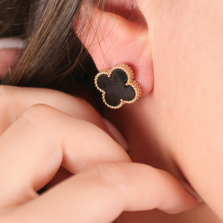 Earrings Van Cleef & Arpels...