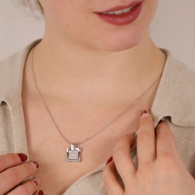 Necklace diamonds 0.50...