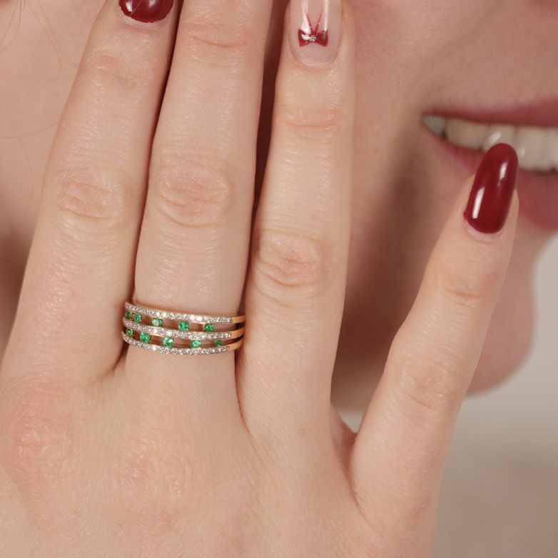 Ring emeralds 0.43 carat...