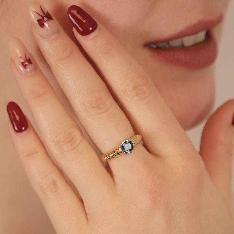 Ring sapphire 0.62 carat...
