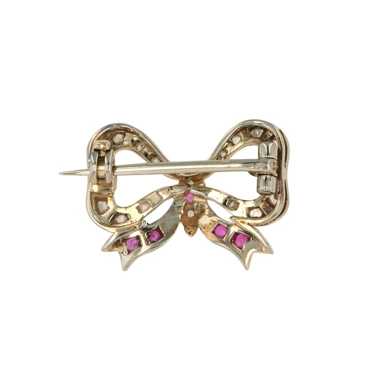 Antique brooch with...
