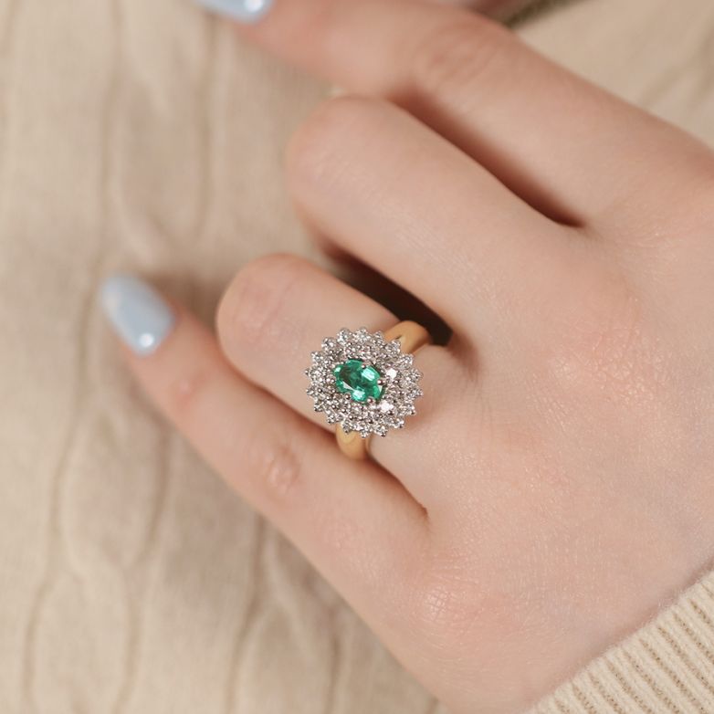 Ring emerald 0.50 carat and...