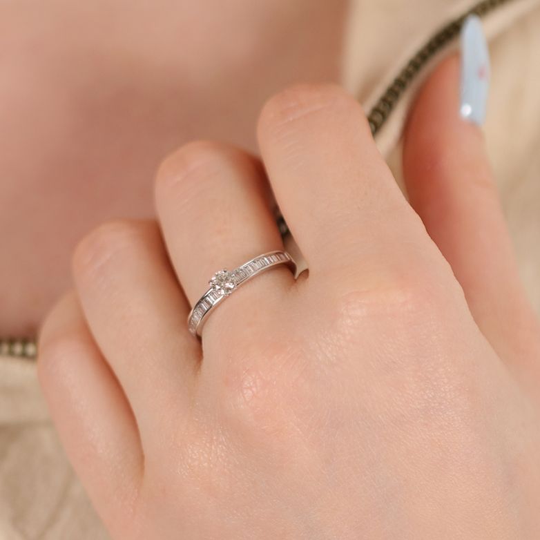 Diamond ring 0.58 carat...