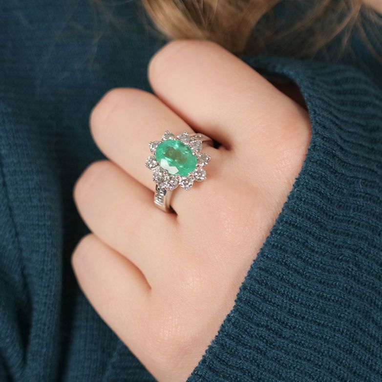 Emerald daisy ring 4 carats...