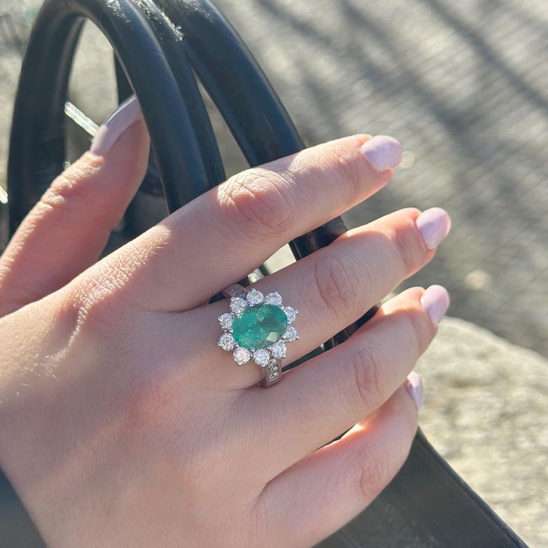 Emerald daisy ring 4 carats...