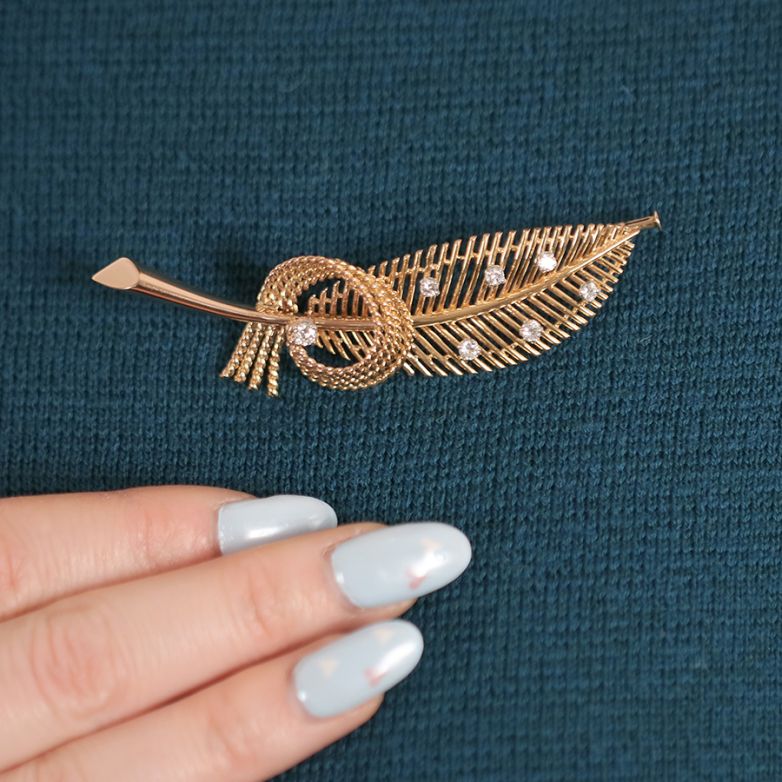 Vintage feather brooch...