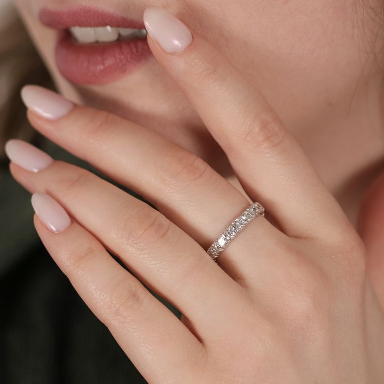 Diamond wedding band 1.80...