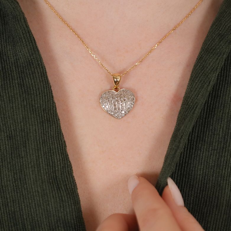 Heart pendant diamonds 0.50...