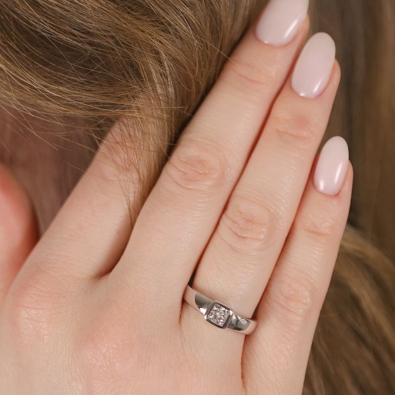 Diamond ring 0.24 carat...