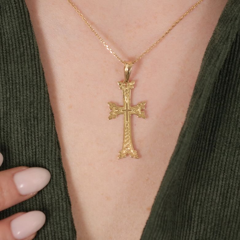 Yellow gold cross 4.36g