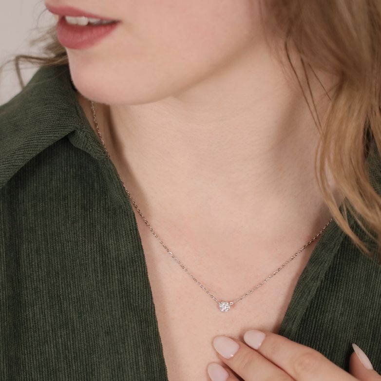 Diamond necklace 0.15 carat...