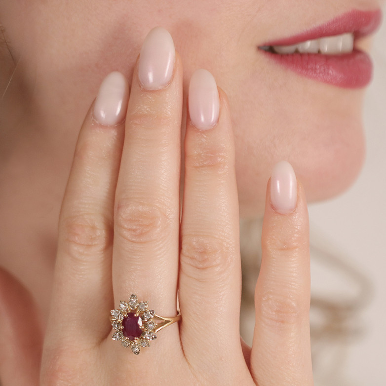 Daisy ring ruby 1.55 carat...