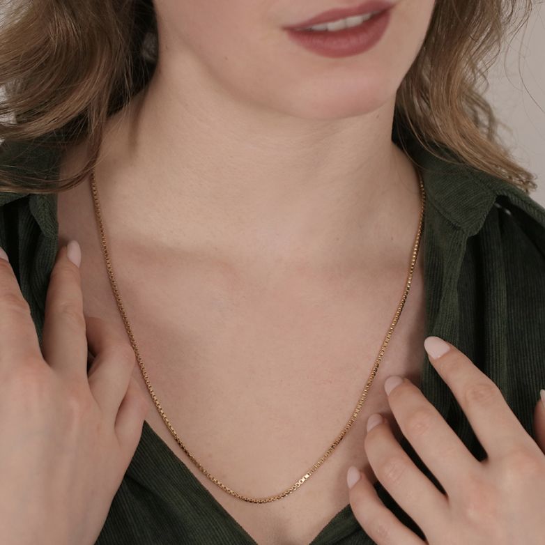 Yellow gold Venetian chain...