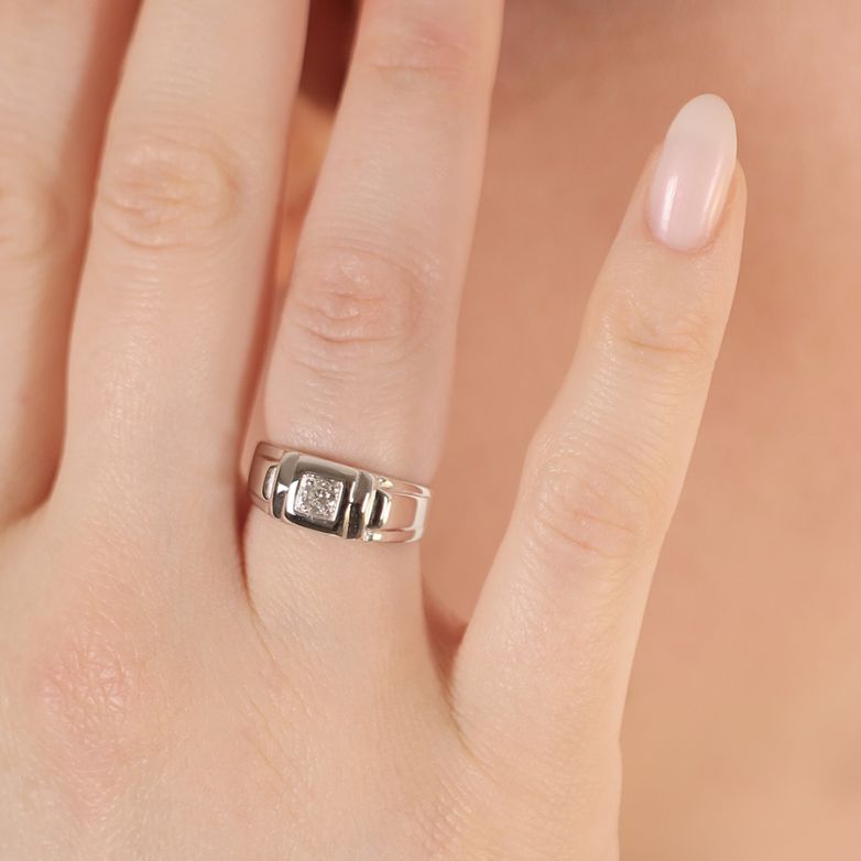 Diamond ring 0.12 carat...