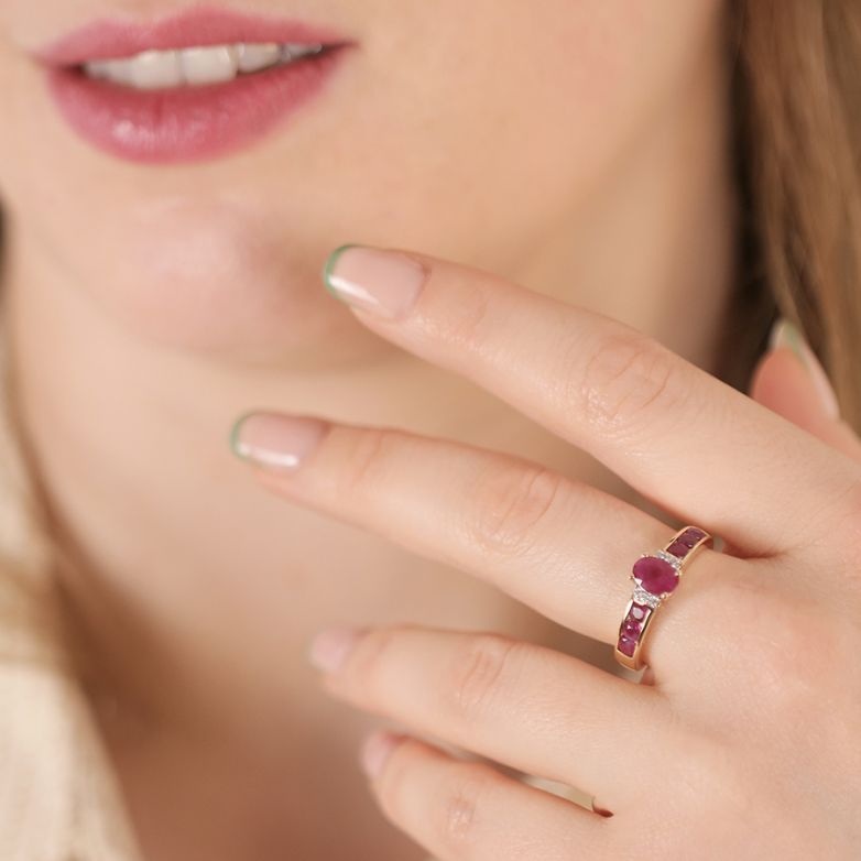 Ring ruby 2.03 carats and...